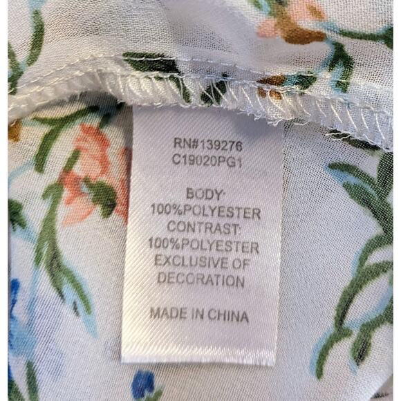 Charming Charlie Sleeveless Blouse Medium White Floral Sheer Lace V Neck Flowy - Picture 9 of 9